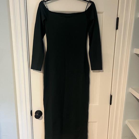 BNWT Aritzia Contour Timelapse Midi Dress, Scarab, Medium - Picture 2 of 4